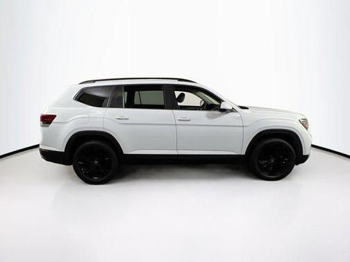 2022 Volkswagen Atlas 3.6L SE w/Technology