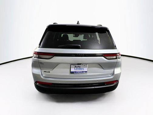 2022 Jeep Grand Cherokee Altitude