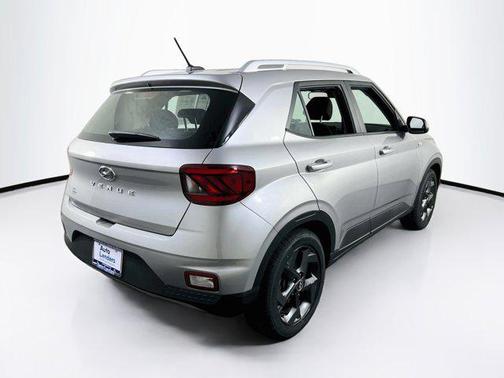 Shimmering Silver 2023 Hyundai VENUE SEL