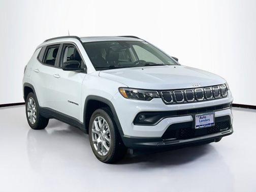 Bright White Clearcoat 2022 Jeep Compass Latitude Lux