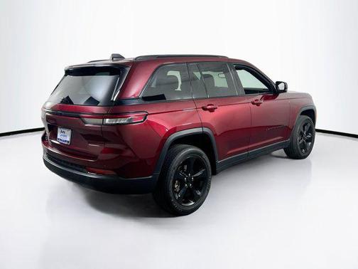 Velvet Red Pearlcoat 2023 Jeep Grand Cherokee Altitude