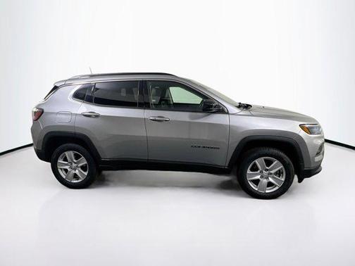 Billet Silver Metallic Clearcoat 2022 Jeep Compass Latitude