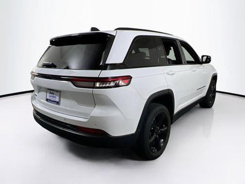 2022 Jeep Grand Cherokee Altitude