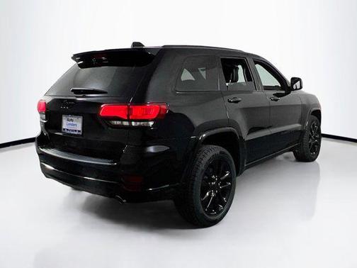 2022 Jeep Grand Cherokee Laredo