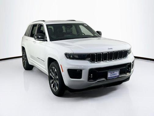 Bright White Clearcoat 2023 Jeep Grand Cherokee Overland