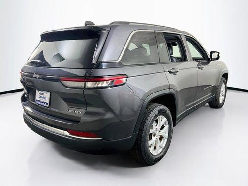 Baltic Gray Metallic Clearcoat 2023 Jeep Grand Cherokee Limited