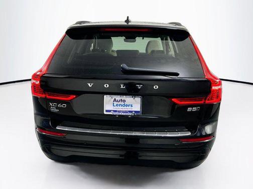 2022 Volvo XC60 B5 Momentum