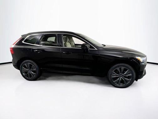 2022 Volvo XC60 B5 Momentum