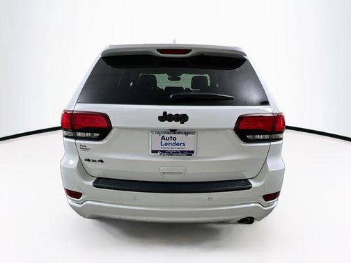2022 Jeep Grand Cherokee Laredo