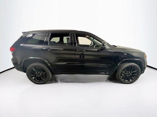 2022 Jeep Grand Cherokee Laredo