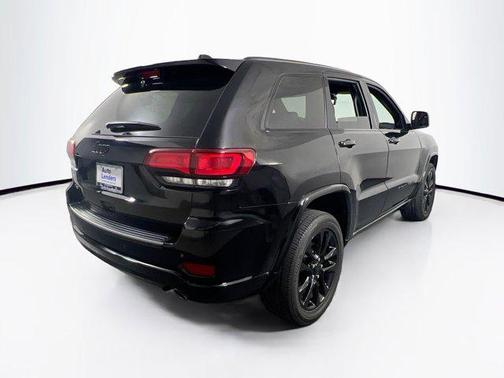 2022 Jeep Grand Cherokee Laredo