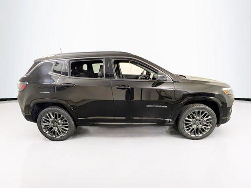 Diamond Black Crystal Pearlcoat 2022 Jeep Compass High Altitude