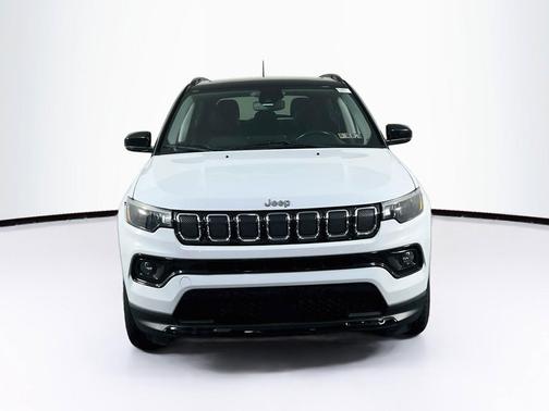Bright White Clearcoat 2022 Jeep Compass Limited