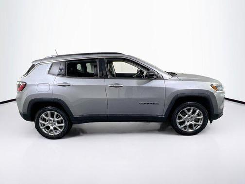 Billet Silver Metallic Clearcoat 2022 Jeep Compass Latitude Lux