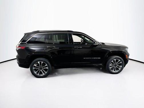 2022 Jeep Grand Cherokee Overland