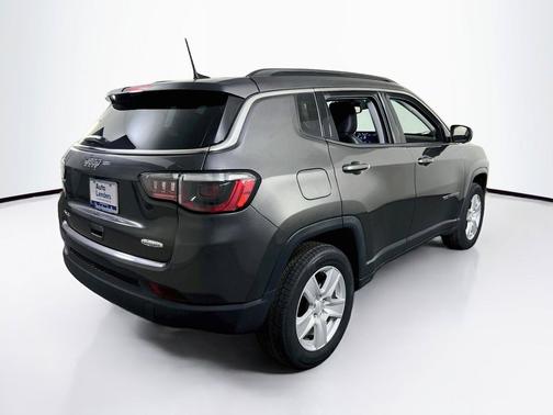 Granite Crystal Metallic Clearcoat 2022 Jeep Compass Latitude