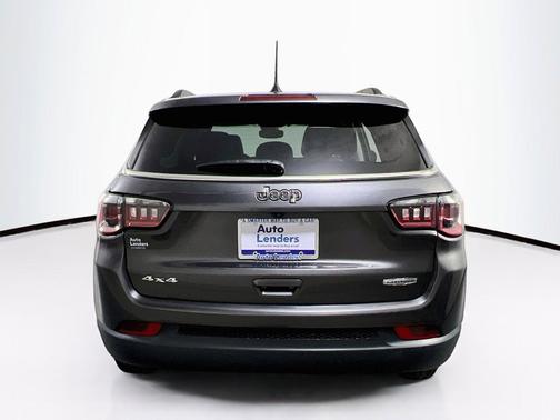 Granite Crystal Metallic Clearcoat 2022 Jeep Compass Latitude