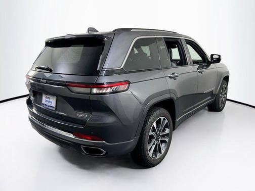 2022 Jeep Grand Cherokee Overland