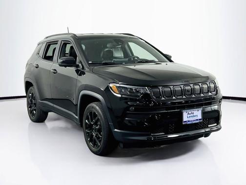 Diamond Black Crystal Pearlcoat 2022 Jeep Compass Latitude