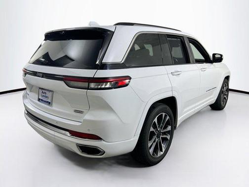 2022 Jeep Grand Cherokee Overland