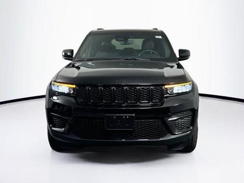 2022 Jeep Grand Cherokee Altitude