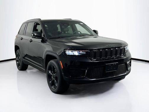 2022 Jeep Grand Cherokee Altitude