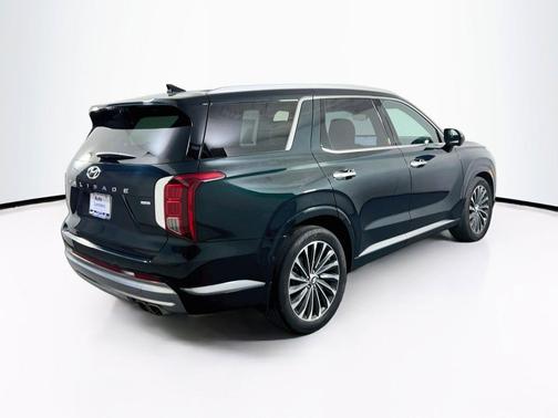 Robust Emerald 2023 Hyundai PALISADE Calligraphy