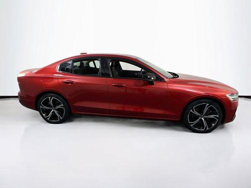 2023 Volvo S60 B5 Core Dark Theme