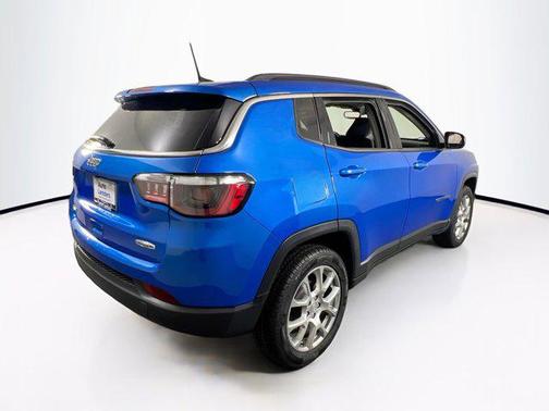 2022 Jeep Compass Latitude Lux