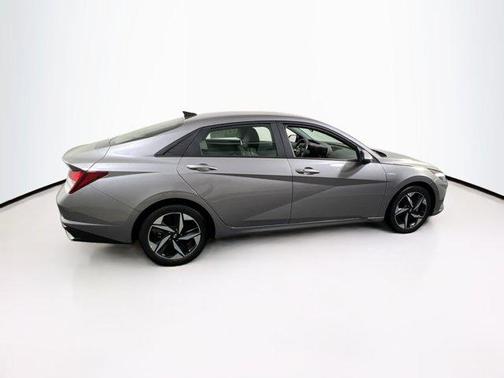 Fluid Metal 2023 Hyundai ELANTRA SEL
