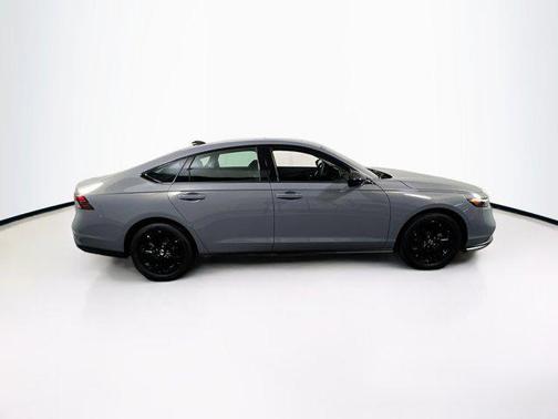 Urban Gray Pearl 2025 Honda Accord SE