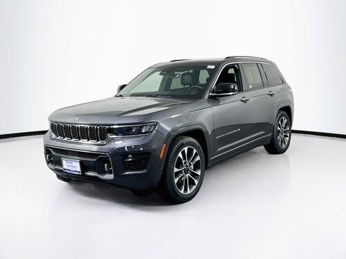Baltic Gray Metallic Clearcoat 2022 Jeep Grand Cherokee Overland