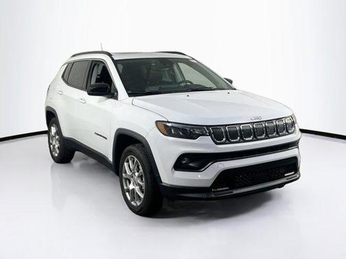 2022 Jeep Compass Latitude Lux