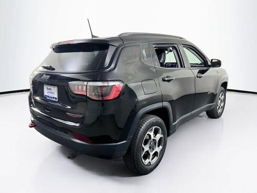 Diamond Black Crystal Pearlcoat 2022 Jeep Compass Trailhawk