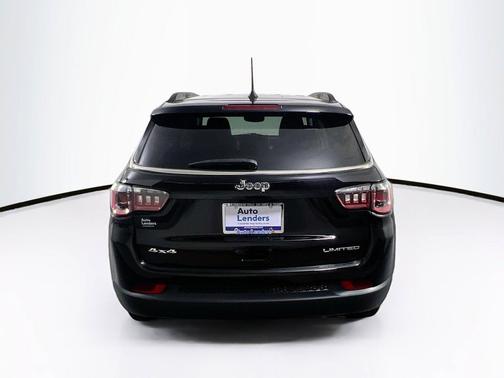 Diamond Black Crystal Pearlcoat 2022 Jeep Compass Limited
