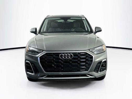 Chronos Gray Metallic 2023 Audi Q5 45 S line Premium Plus