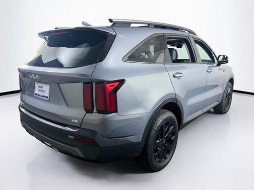 Everlasting Silver 2023 Kia Sorento S