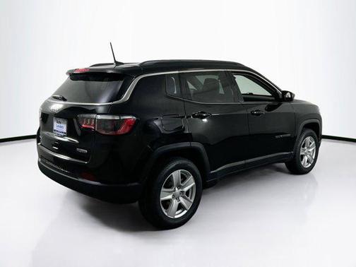Diamond Black Crystal Pearlcoat 2022 Jeep Compass Latitude