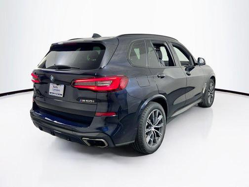 2022 BMW X5 M50i