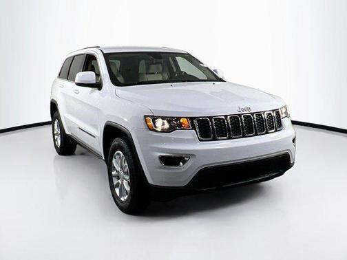 2022 Jeep Grand Cherokee Laredo