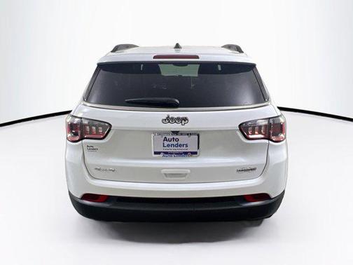 Bright White Clearcoat 2023 Jeep Compass Latitude