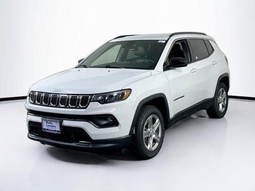 Bright White Clearcoat 2023 Jeep Compass Latitude