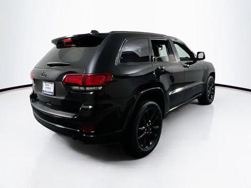 2022 Jeep Grand Cherokee Laredo