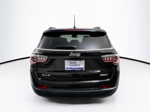 Diamond Black Crystal Pearlcoat 2023 Jeep Compass Latitude Lux