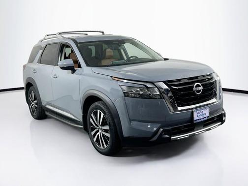 Boulder Gray Pearl 2024 Nissan Pathfinder Platinum 4WD