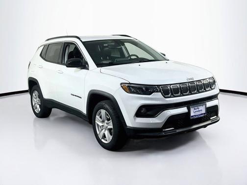 Bright White Clearcoat 2022 Jeep Compass Latitude