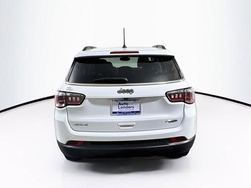 Bright White Clearcoat 2022 Jeep Compass Latitude