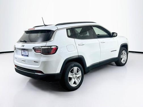 Bright White Clearcoat 2022 Jeep Compass Latitude