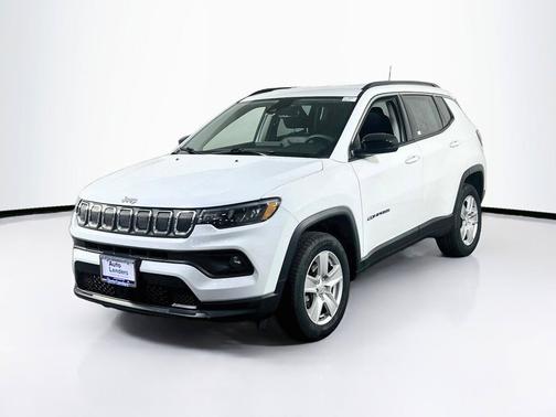 Bright White Clearcoat 2022 Jeep Compass Latitude