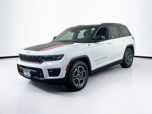 Bright White Clearcoat 2022 Jeep Grand Cherokee Trailhawk